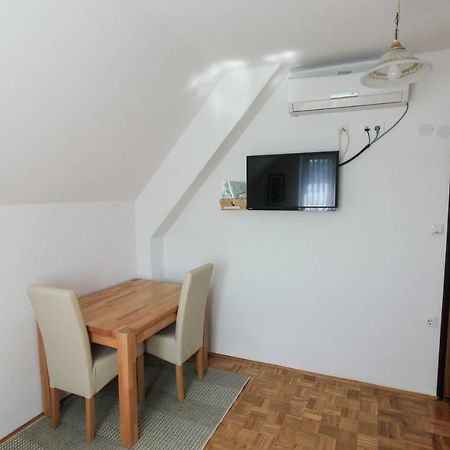 Отель House Milan Растовача Экстерьер фото