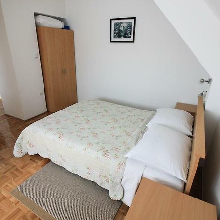 Отель House Milan Растовача Экстерьер фото